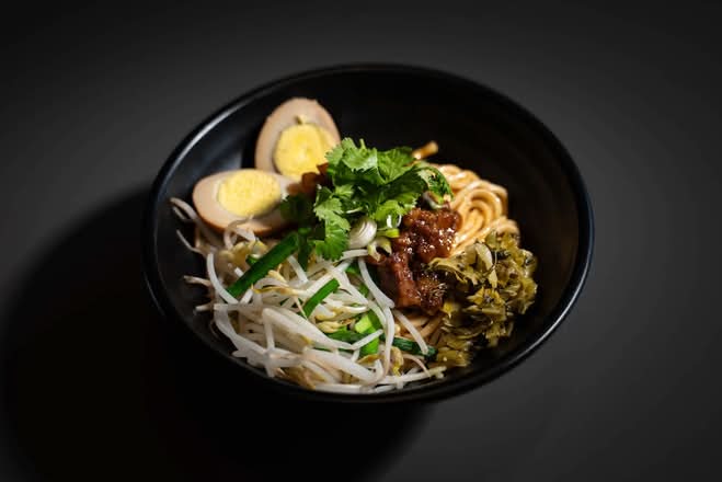 Noodle in House Special Meat Sauce / 古早味乾拌麵(含滷肉汁)